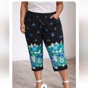 California Krush Black & Blue Floral Capri Pants | Size 1X